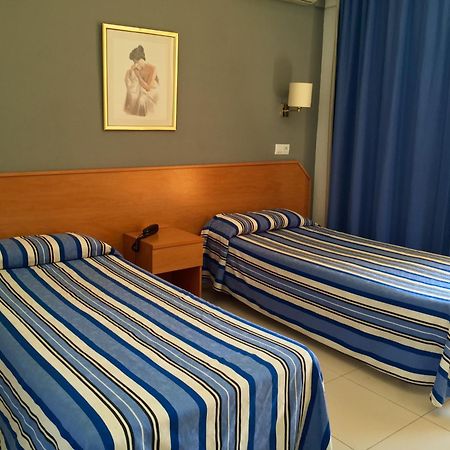 Hotel Bon Repos Calella Oda fotoğraf