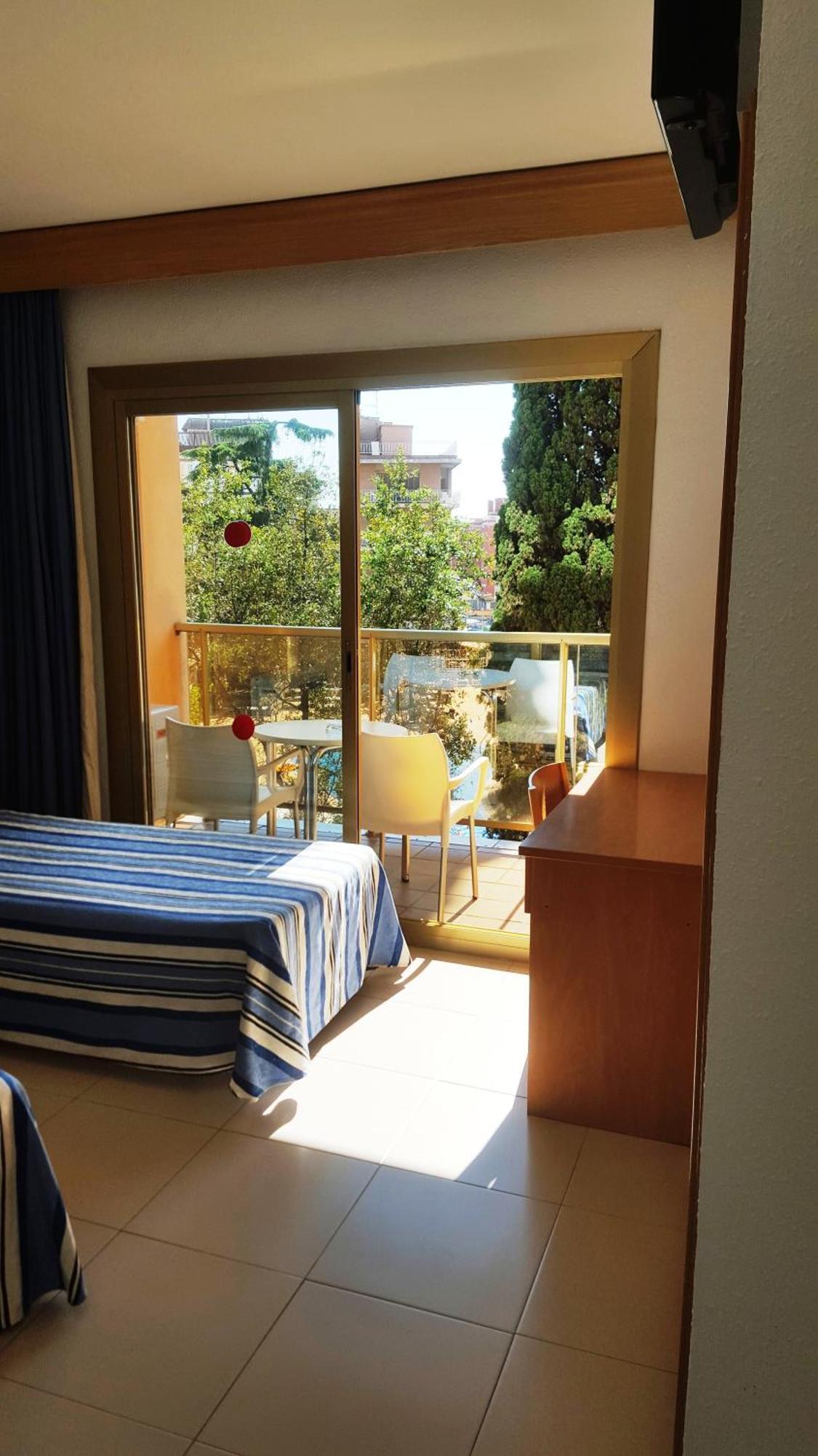 Hotel Bon Repos Calella Oda fotoğraf