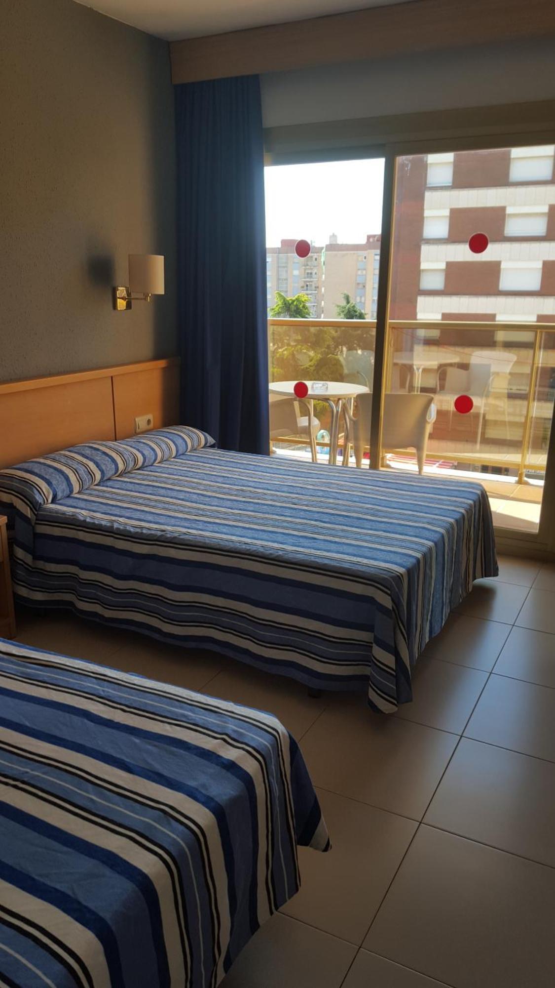 Hotel Bon Repos Calella Oda fotoğraf